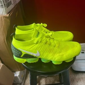 Nike Air VaporMax Flyknit 2 Volt